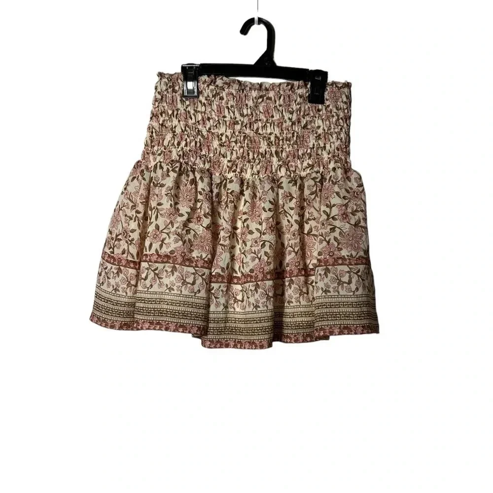 1696. BLU PEPPER SMOCKED AND FLARE SKIRT SIZE SMALL FLORAL PATTERN MINI LENGTH‎